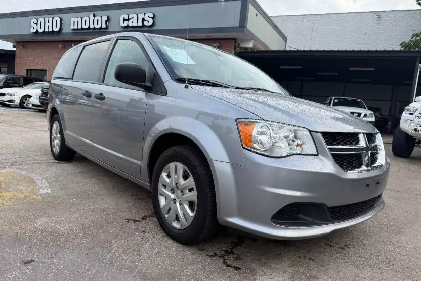 2019 Dodge Grand Caravan SE photo 1