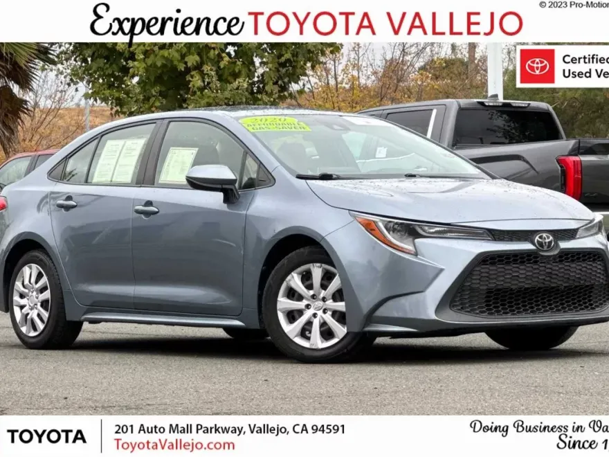 2020 Toyota Corolla LE photo 1