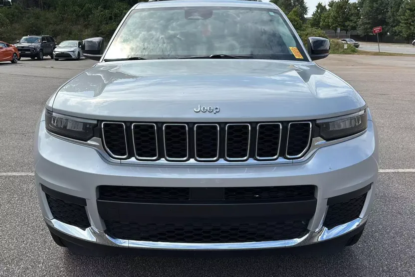 2021 Jeep Grand Cherokee Laredo photo 1