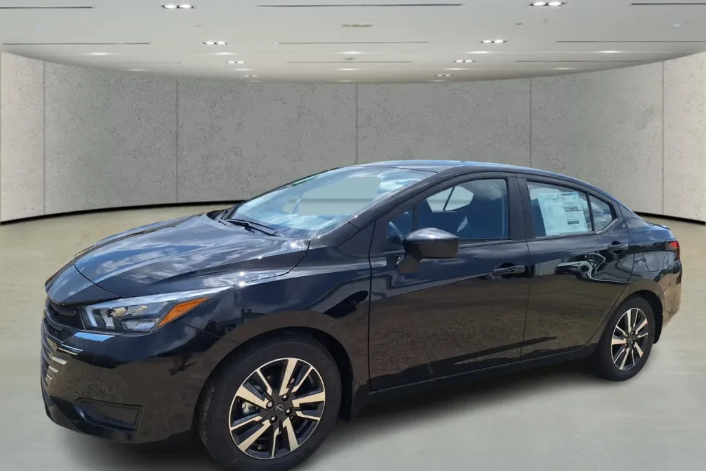 2025 Nissan Versa SV photo 1