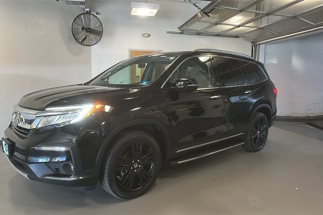 2020 Honda Pilot Touring photo 1