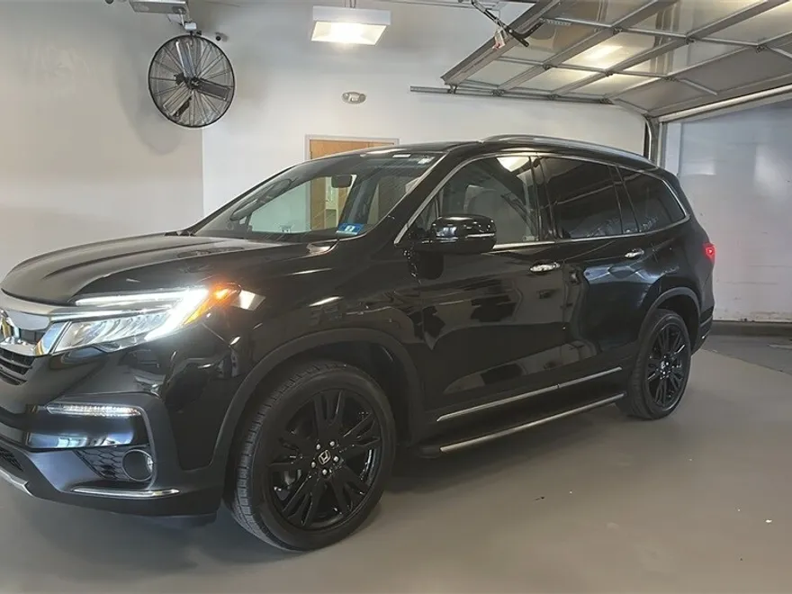 2020 Honda Pilot Touring photo 1