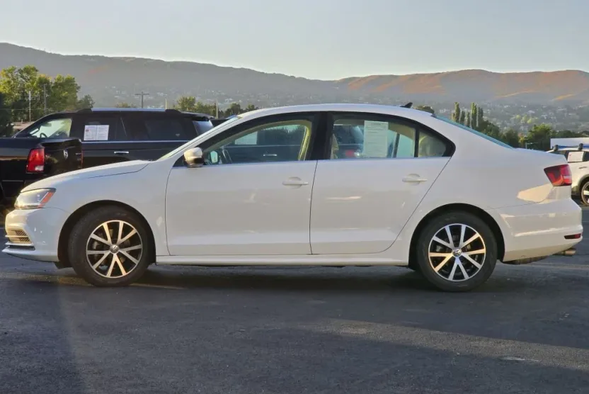 2017 Volkswagen Jetta 1.4T SE photo 1