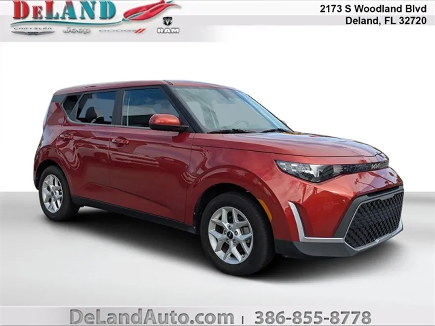 2024 Kia Soul LX photo 1