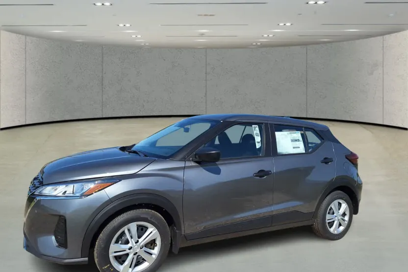 2025 Nissan Kicks Play S photo 1