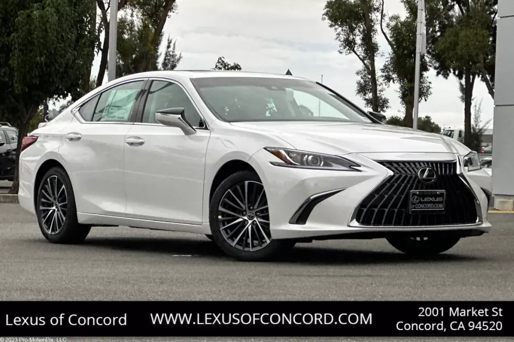 2025 Lexus ES 300h photo 1