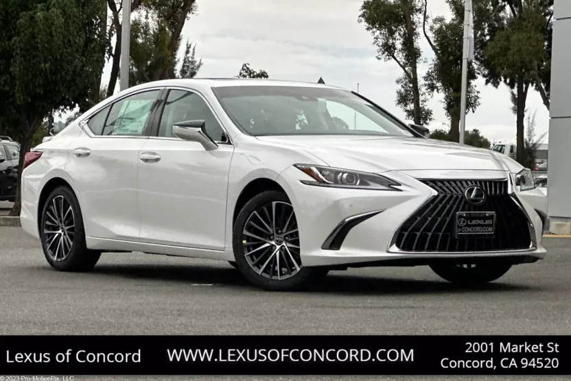 2025 Lexus ES 300h photo 1