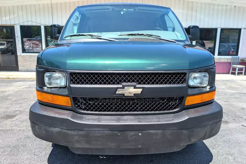 2011 Chevrolet Express LT 3500 photo 1