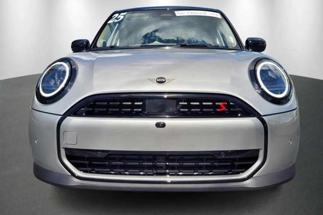 2025 Mini Cooper 4 Door Hardtop S Iconic photo 1