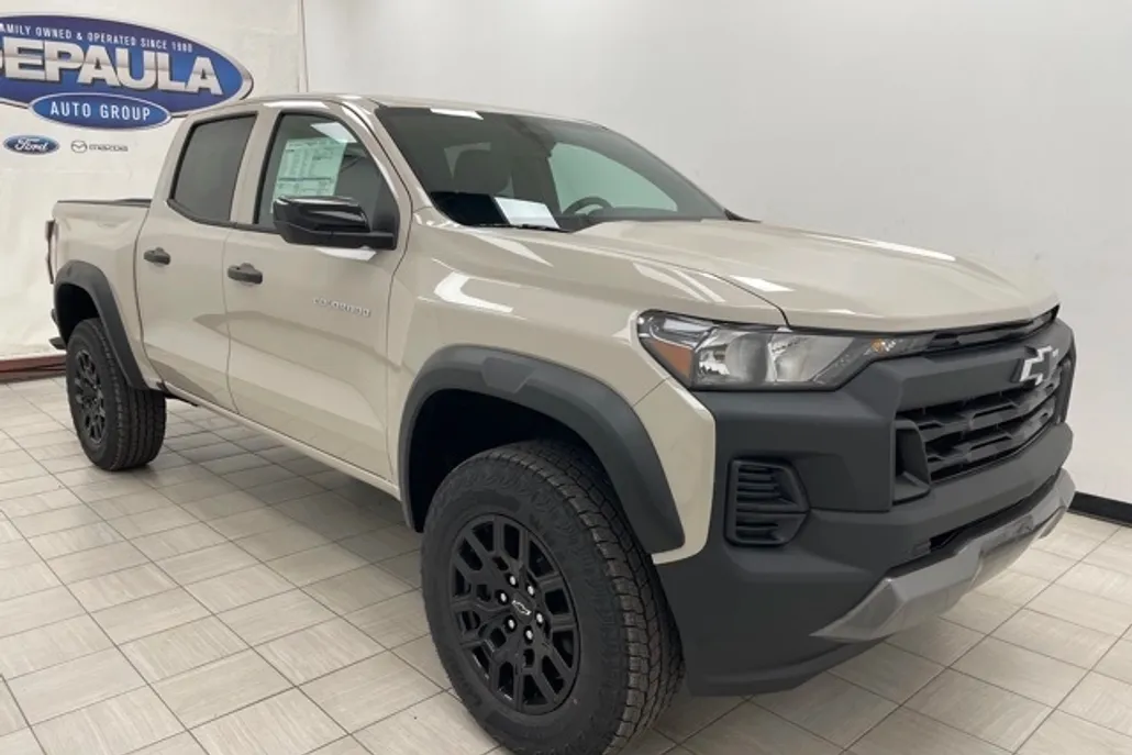 2026 Chevrolet Colorado Trail Boss photo 1