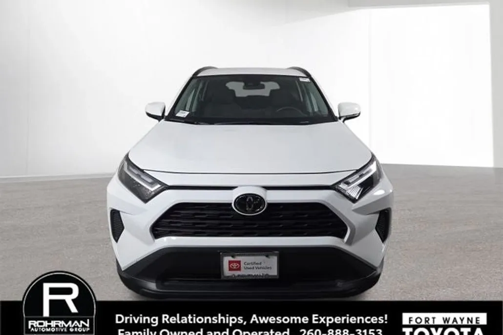 2024 Toyota RAV4 XLE photo 1