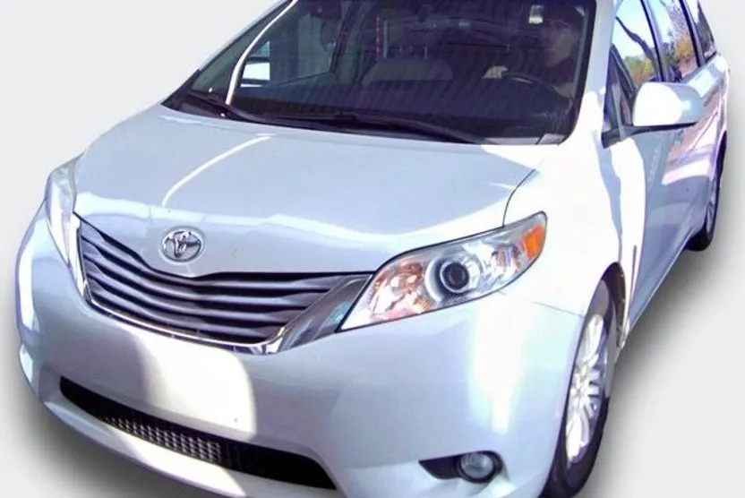 2017 Toyota Sienna Limited XLE Premium photo 1