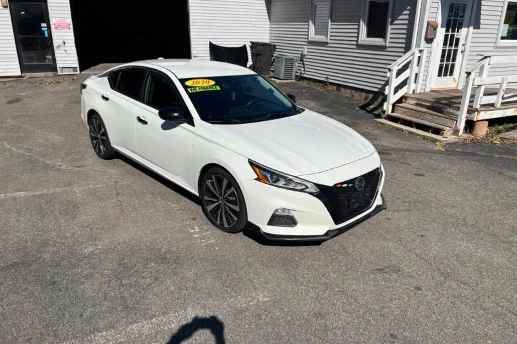 2020 Nissan Altima 2.5 SR photo 1
