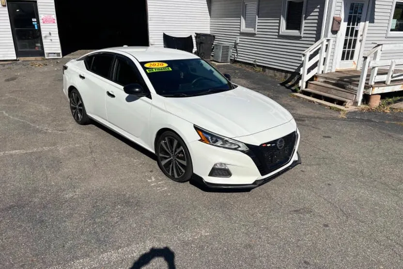 2020 Nissan Altima 2.5 SR photo 1