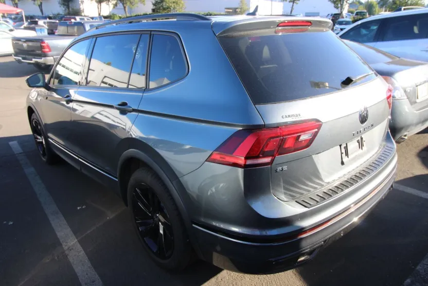 2021 Volkswagen Tiguan SE R-Line Black photo 1