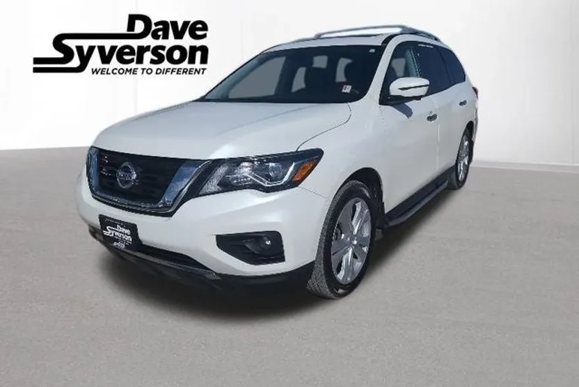 2018 Nissan Pathfinder SL photo 1
