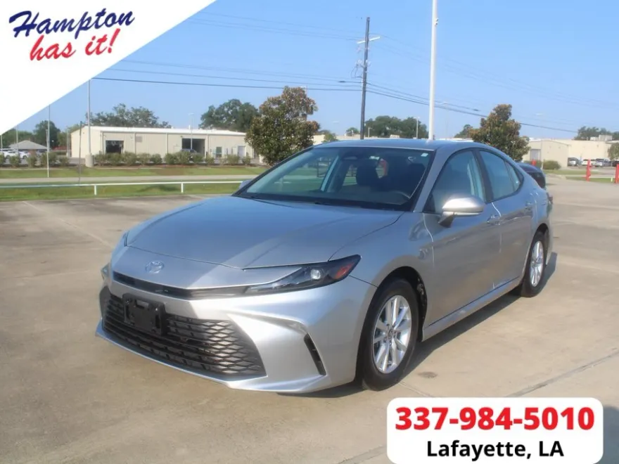 2025 Toyota Camry LE photo 1