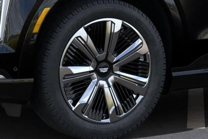 2025 Cadillac Escalade IQ Luxury photo 1