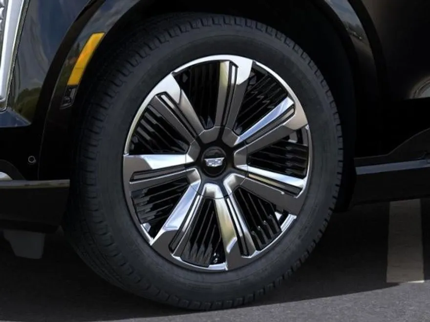 2025 Cadillac Escalade IQ Luxury photo 1