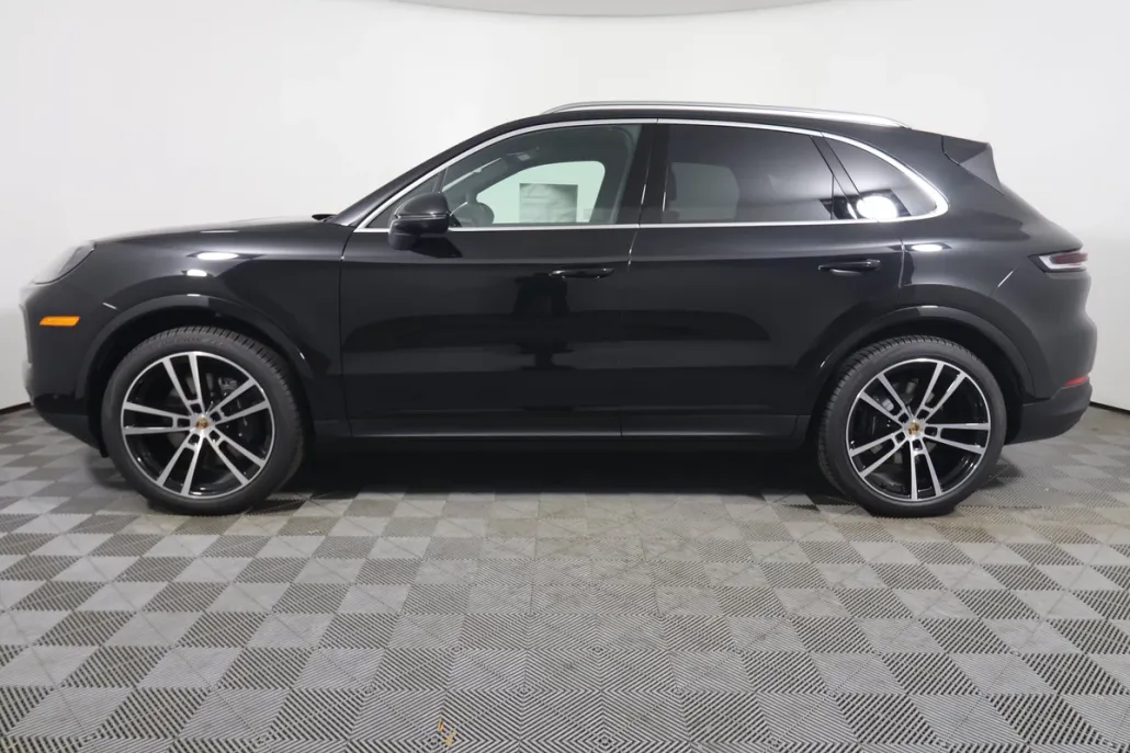 2025 Porsche Cayenne photo 1