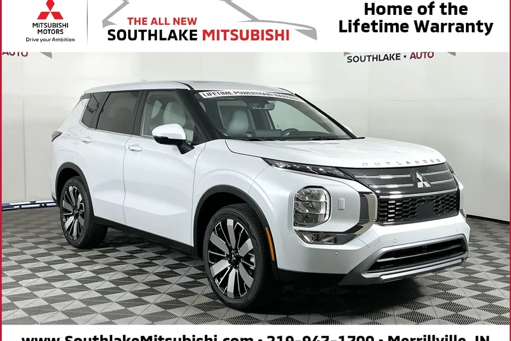 2025 Mitsubishi Outlander SE photo 1