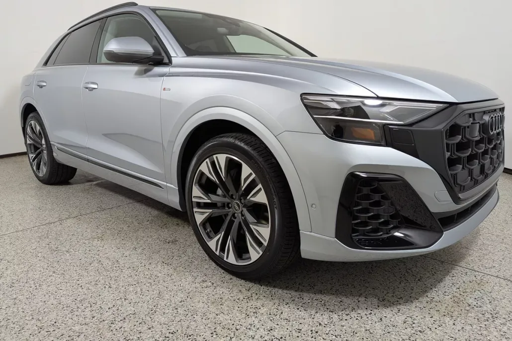 2025 Audi Q8 55 Premium Plus photo 1