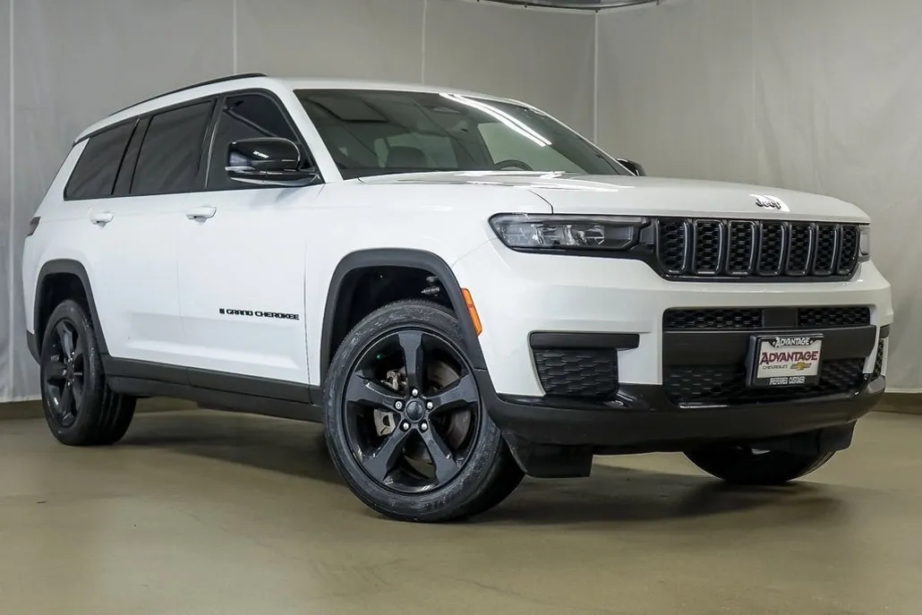 2023 Jeep Grand Cherokee Altitude photo 1