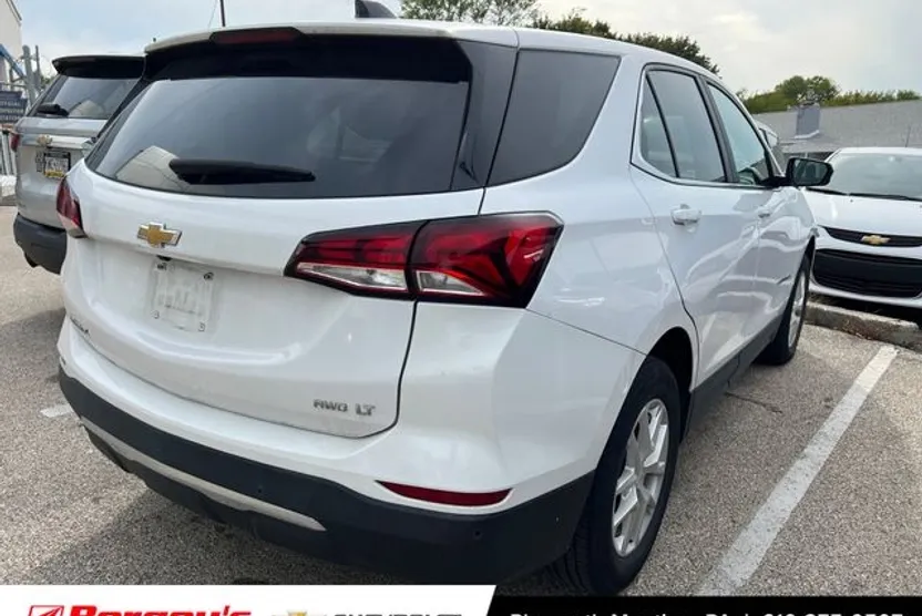 2022 Chevrolet Equinox LT photo 1