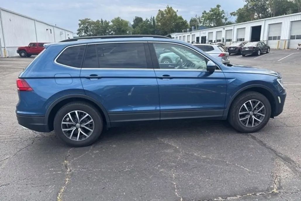 2019 Volkswagen Tiguan SE photo 1