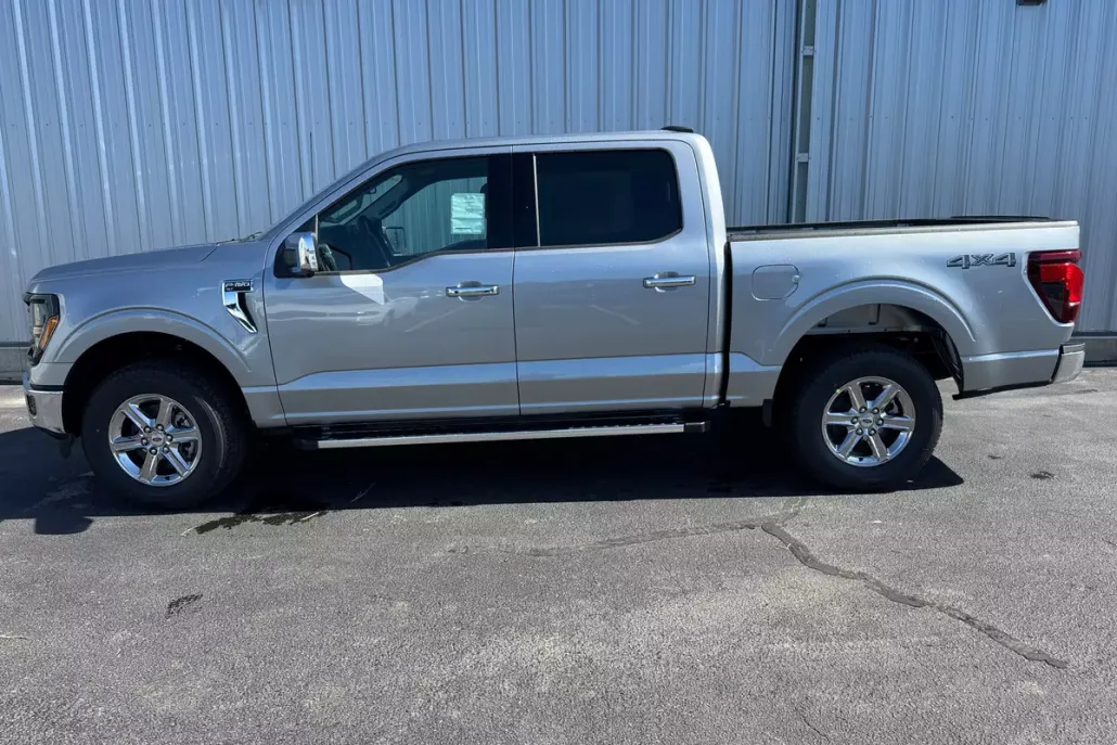 2025 Ford F-150 XLT photo 1