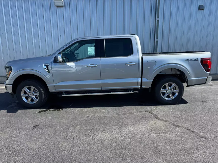 2025 Ford F-150 XLT photo 1