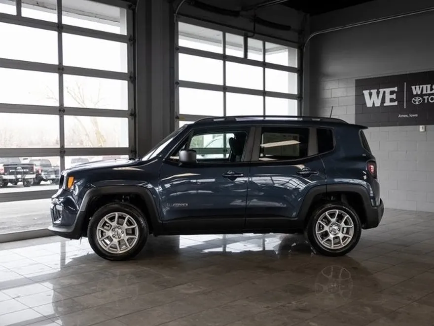 2022 Jeep Renegade Latitude photo 1