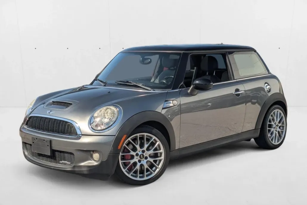 2010 Mini Cooper 2 Door Hardtop photo 1