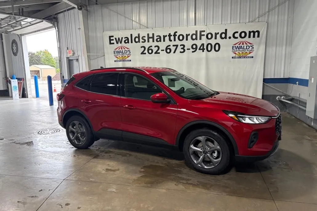 2026 Ford Escape ST-Line Select photo 1