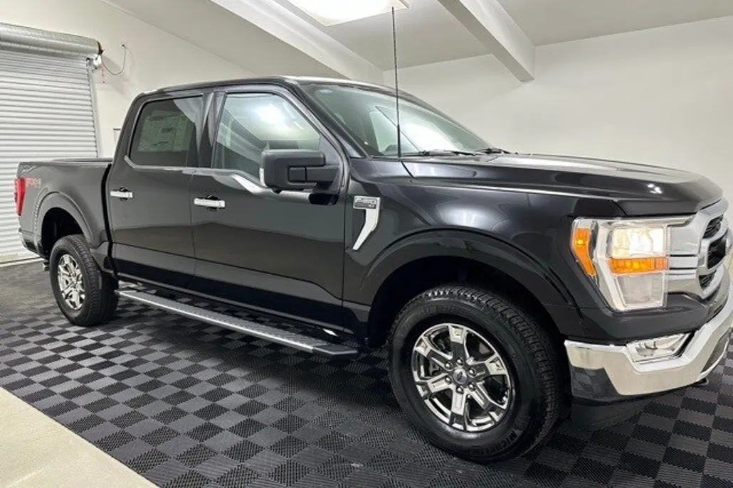 2023 Ford F-150 XLT photo 1