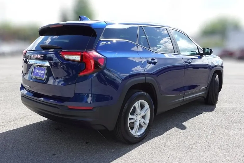 2022 Gmc Terrain SLE photo 1