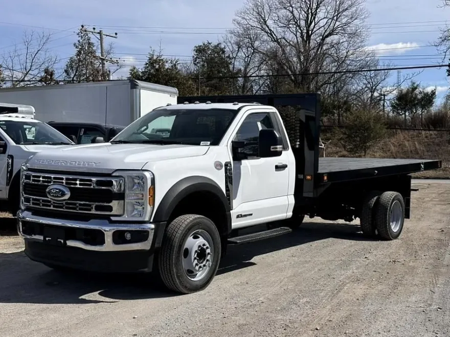 2024 Ford F-550 photo 1