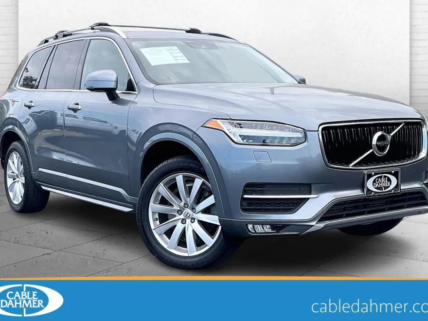 2018 Volvo XC90 Momentum photo 1