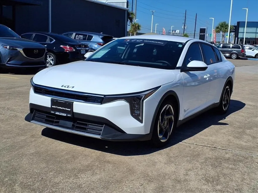 2025 Kia K4 EX photo 1