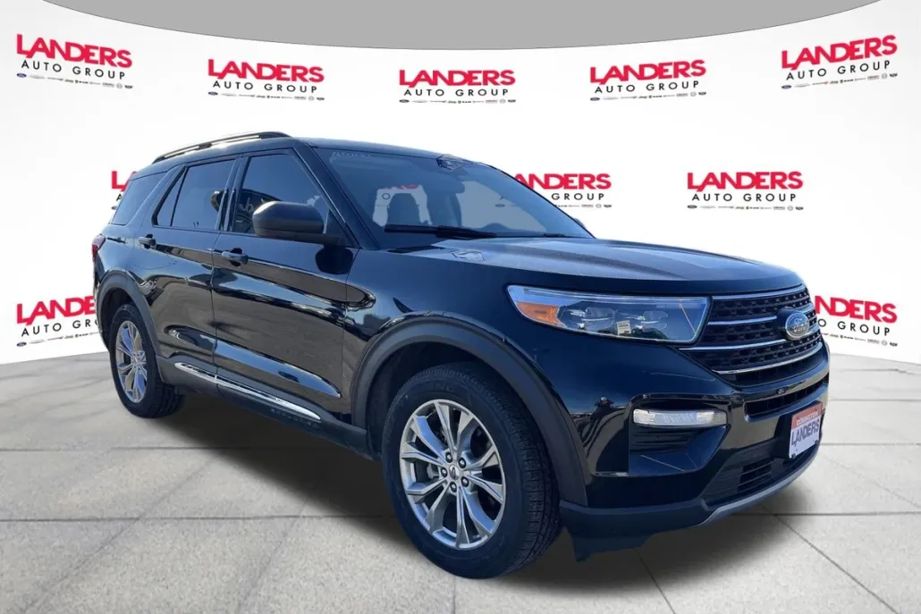 2021 Ford Explorer XLT photo 1