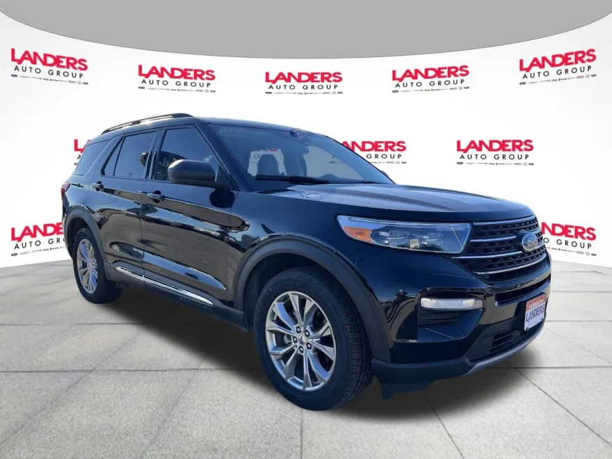 2021 Ford Explorer XLT photo 1