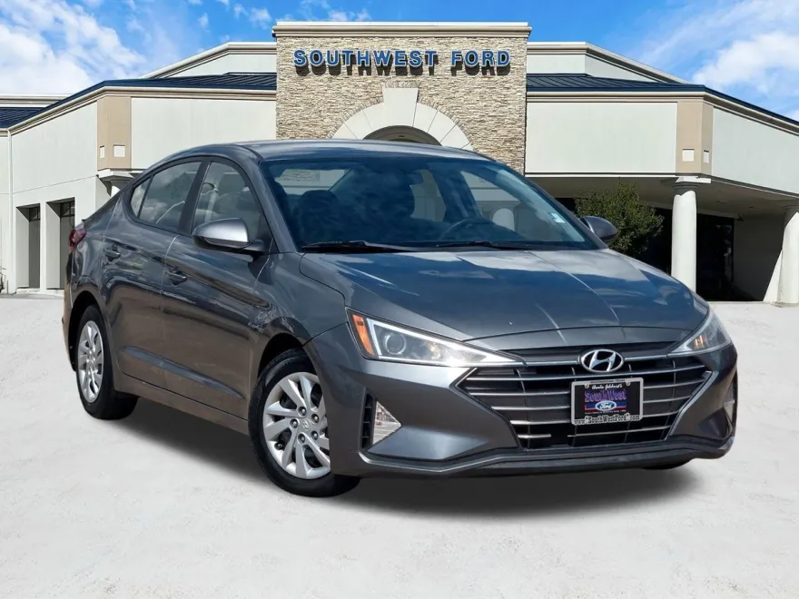 2019 Hyundai Elantra SE photo 1