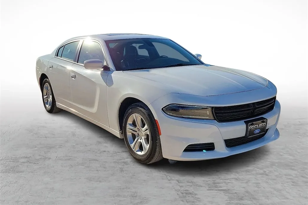 2022 Dodge Charger SXT photo 1