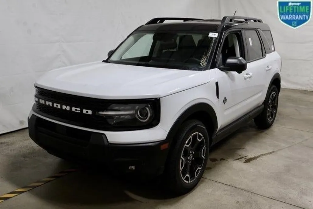 2025 Ford Bronco Sport Outer Banks photo 1