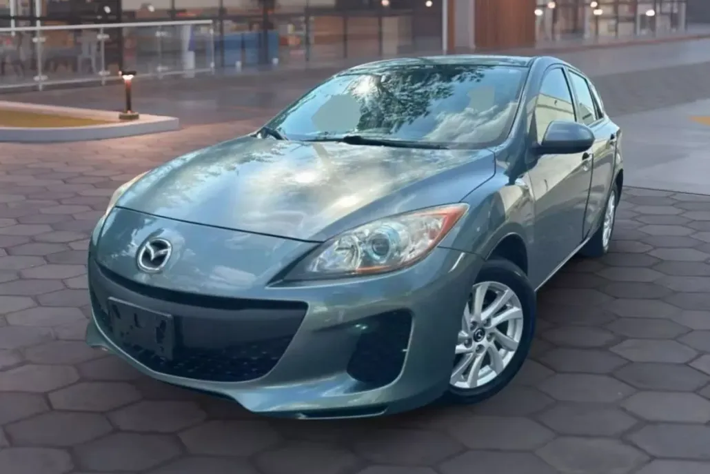 2013 Mazda Mazda3 Touring Hatchback photo 1