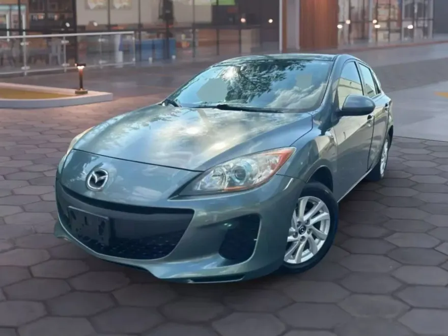 2013 Mazda Mazda3 Touring Hatchback photo 1