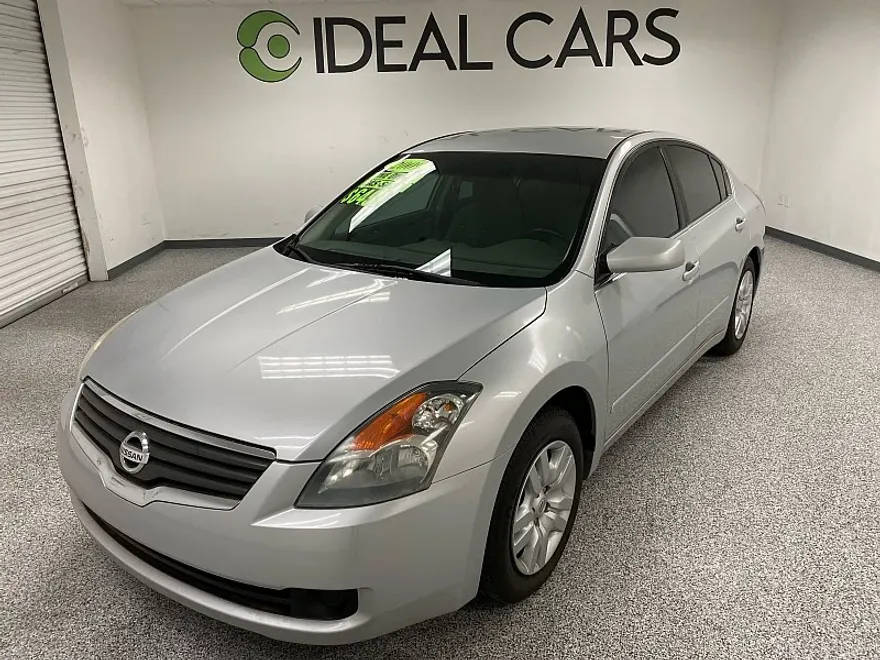 2009 Nissan Altima photo 1