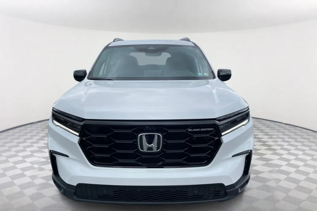 2025 Honda Pilot Black Edition photo 1