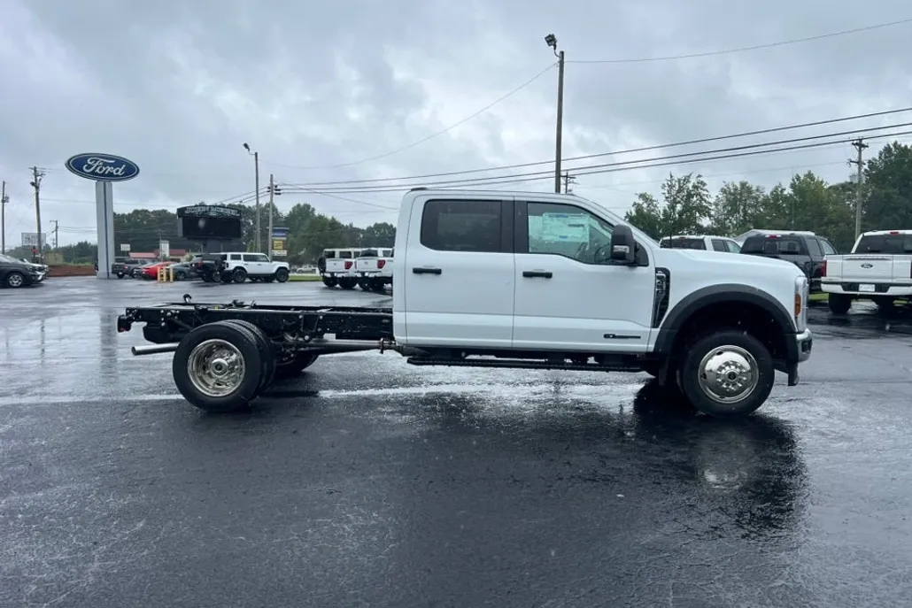 2025 Ford F-450 photo 1