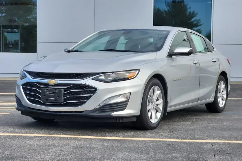 2019 Chevrolet Malibu 1LT photo 1